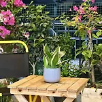 Vietnam Travelers Home 1 With Private Balcony